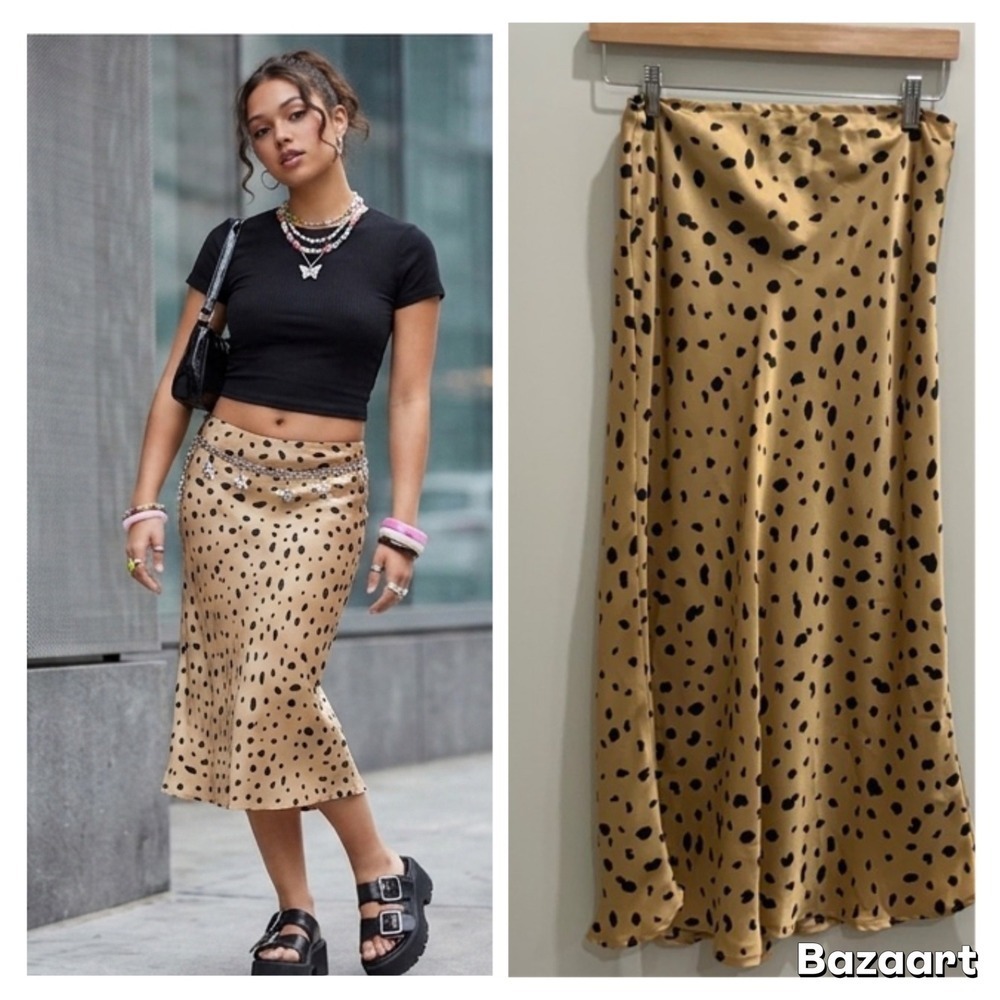 Aakaa Dalmatian Print Satin Midi Skirt Tan Black Animal Print Size L Side Zip